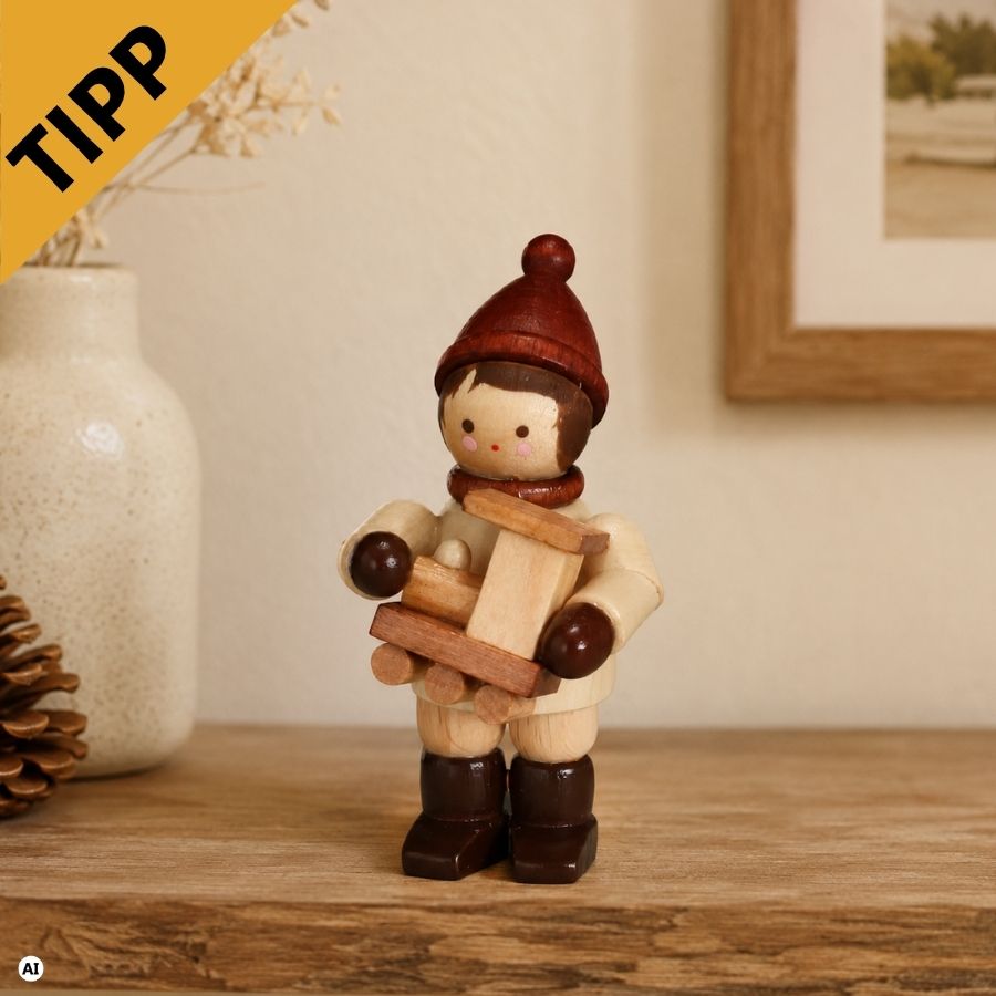 Miniatur Junge mit Eisenbahn, mini von Romy Thiel