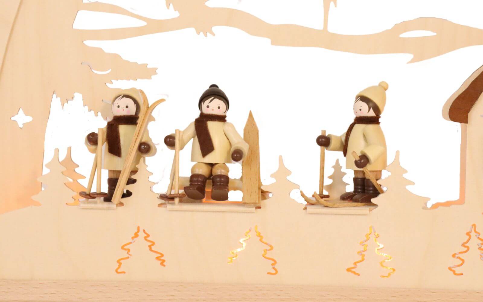 Candle arch Round arch house with skier, 55 cm from Taulin_pic2