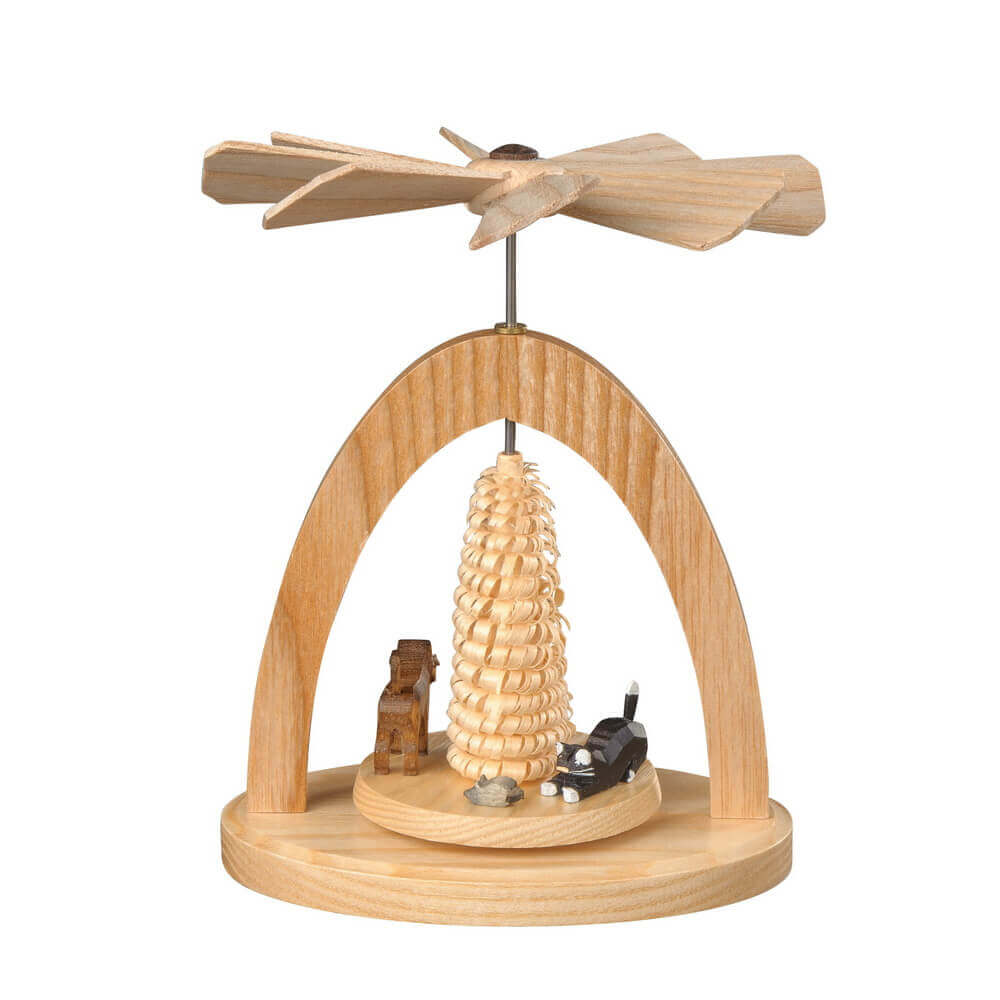 Christmas pyramid - warming game with animals by Albin Preißler