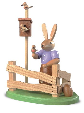 Osterhase - Frau am Gartenzaun von Müller Kleinkunst