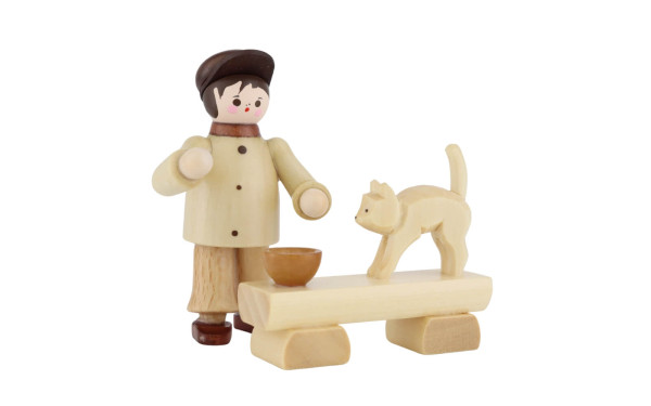 Junge füttert Katze, natur, 6 cm von Romy Thiel