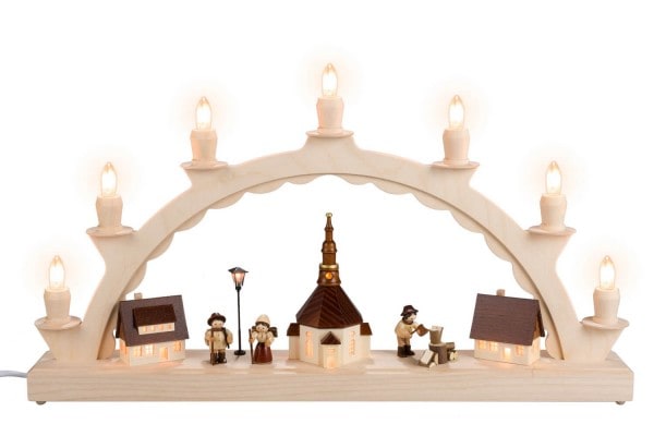 Candle arch with forest people and wood chopper, electrically illuminated by SEIFFEN.COM