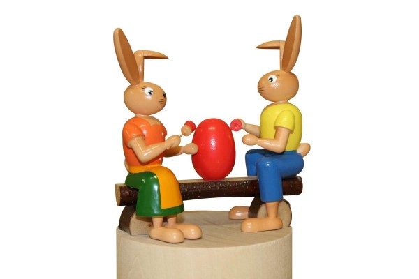 Easter bunny pair painter on bench, 10 cm by Holzkunst Gahlenz